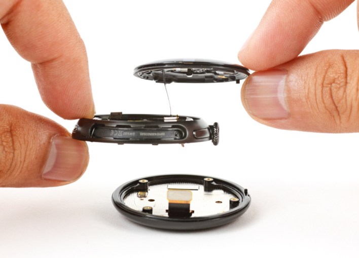 ساعة Pixel Watch 4 تُحقق لقب أكثر ساعة ذكية قابلة للإصلاح في العالم – تفاصيل تقرير iFixit
